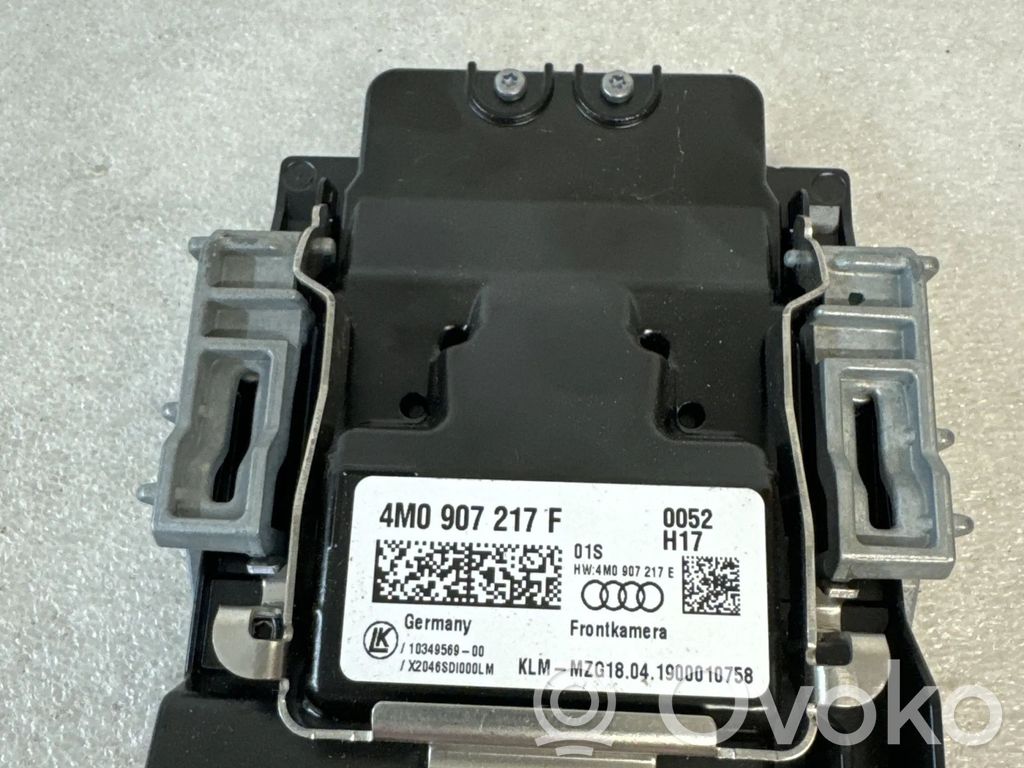 Audi Q7 4M Windshield/windscreen camera 