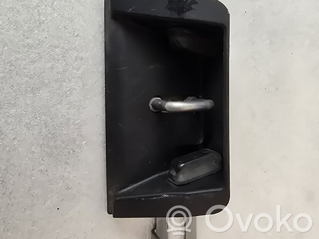 Volvo XC90 Trunk lock loop 