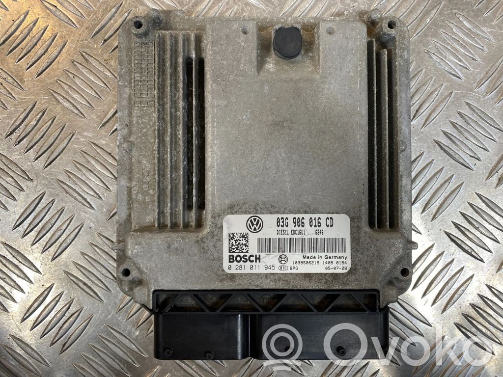 Volkswagen Touran I Engine control unit/module 