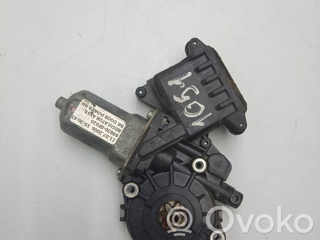 Toyota Corolla Verso E121 Asa reguladora de la puerta trasera 