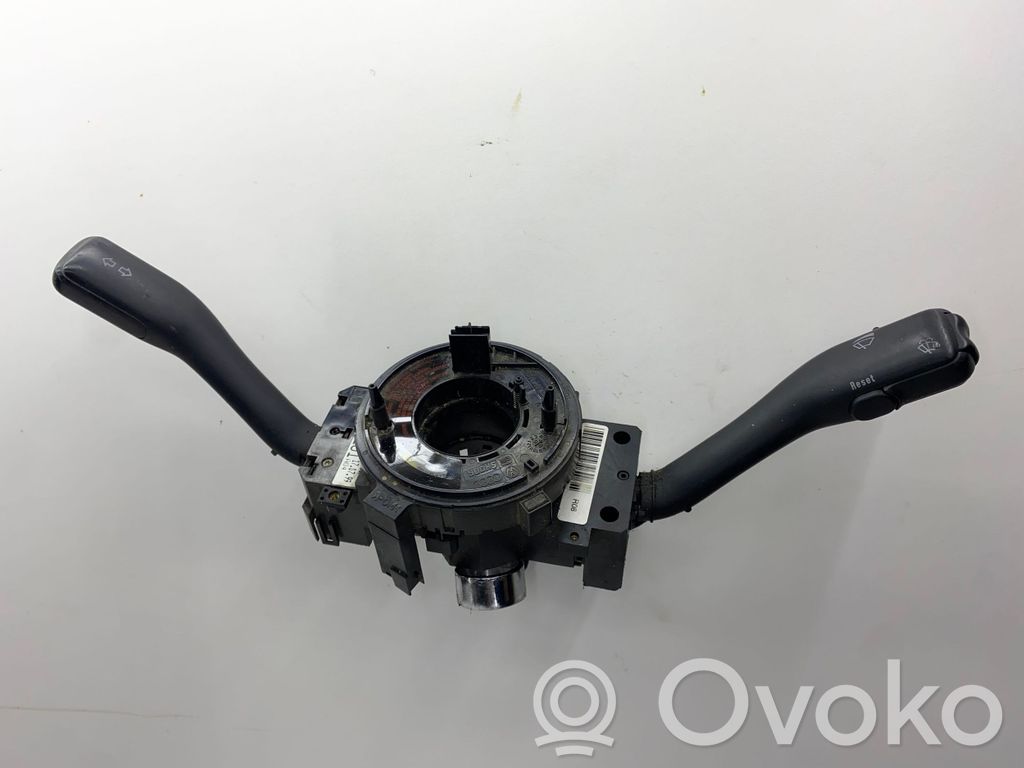 Volkswagen PASSAT B5 Wiper turn signal indicator stalk/switch 