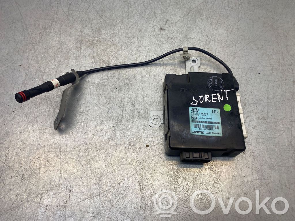 KIA Sorento Door central lock control unit/module 