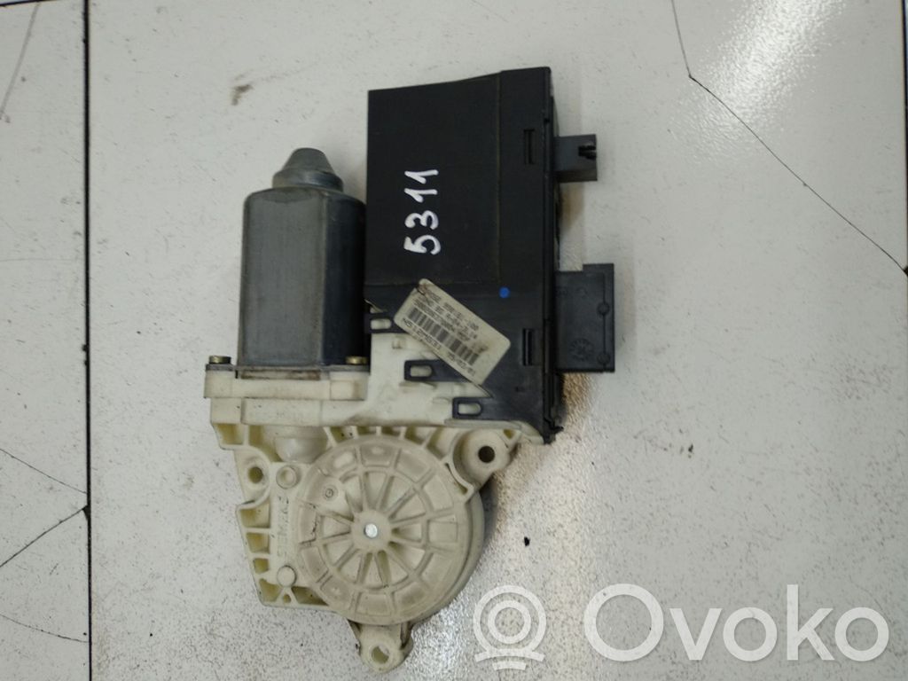 Citroen C5 Front door window regulator motor 