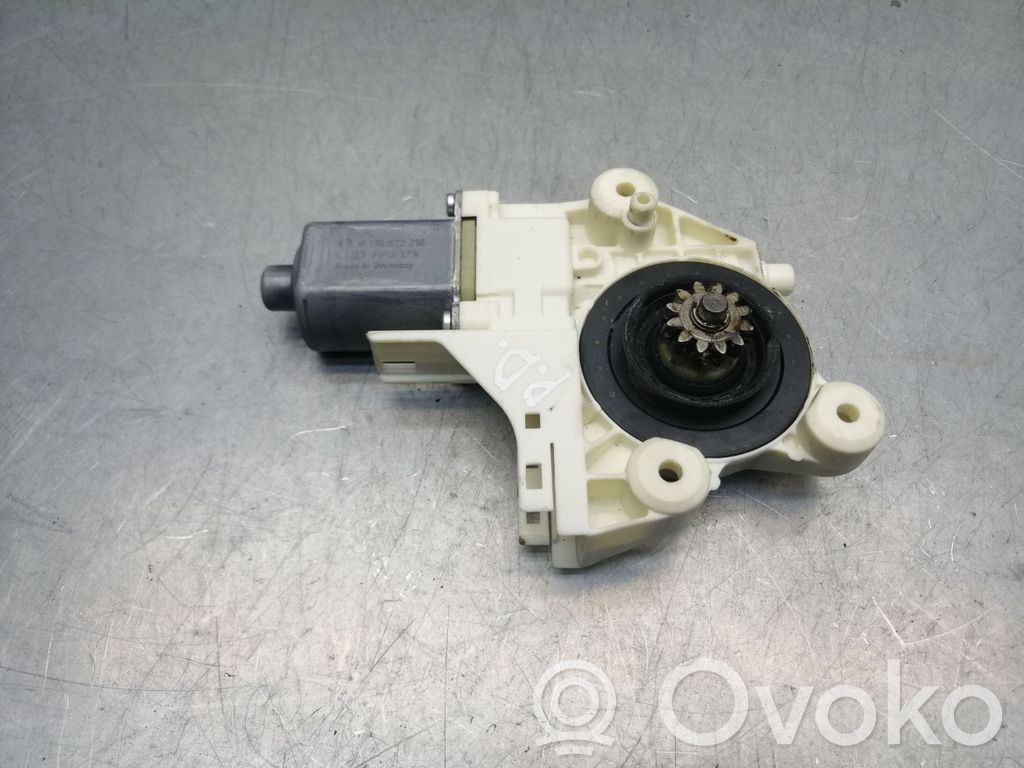Ford Focus Front door window regulator motor 