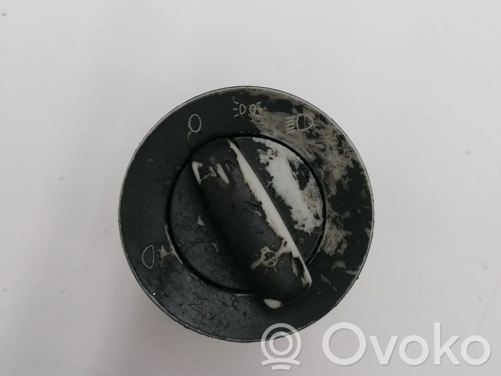 Volkswagen Golf V Light switch 