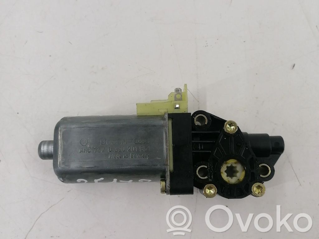 BMW 7 E65 E66 Aizmugurējo durvju aizkaru motors. 