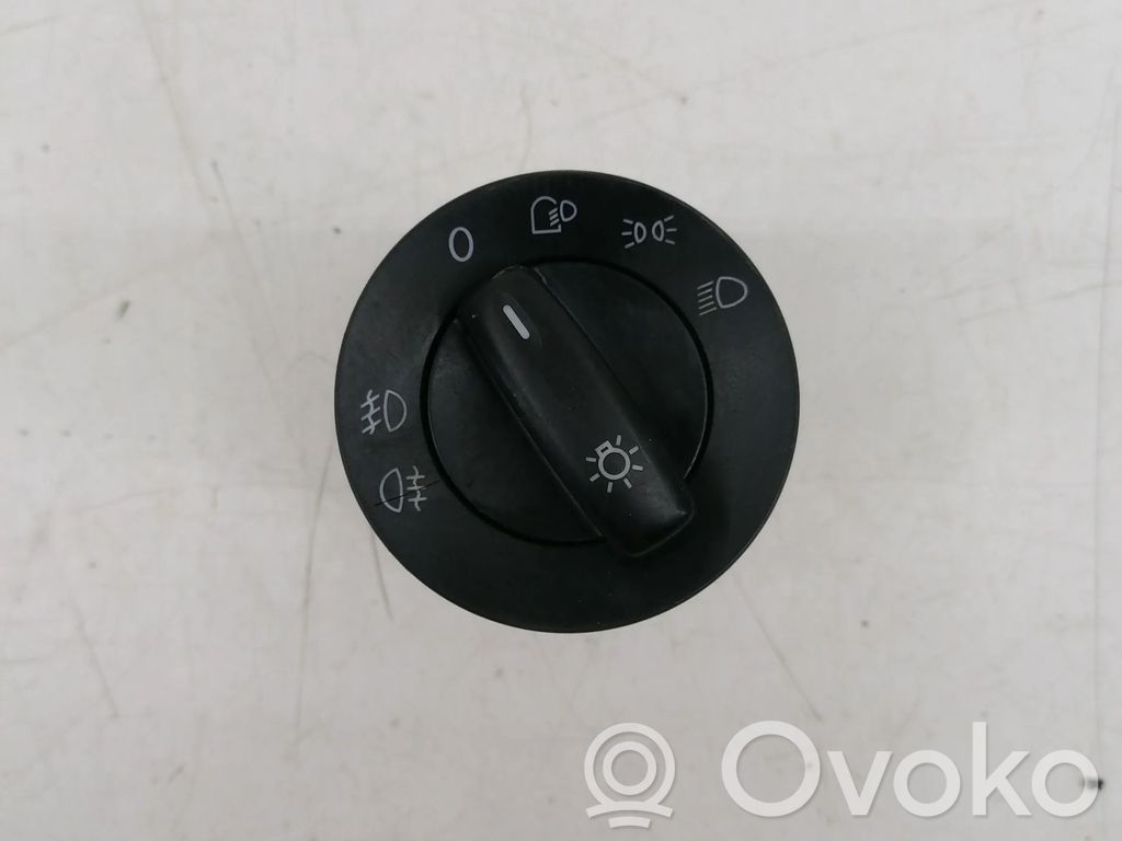 Volkswagen PASSAT B6 Light switch 