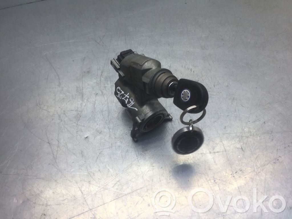 Volkswagen Polo Užvedimo spynelė 