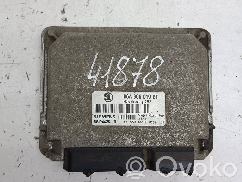 Sterownik / Moduł ECU   06A906019BT,5WP442801