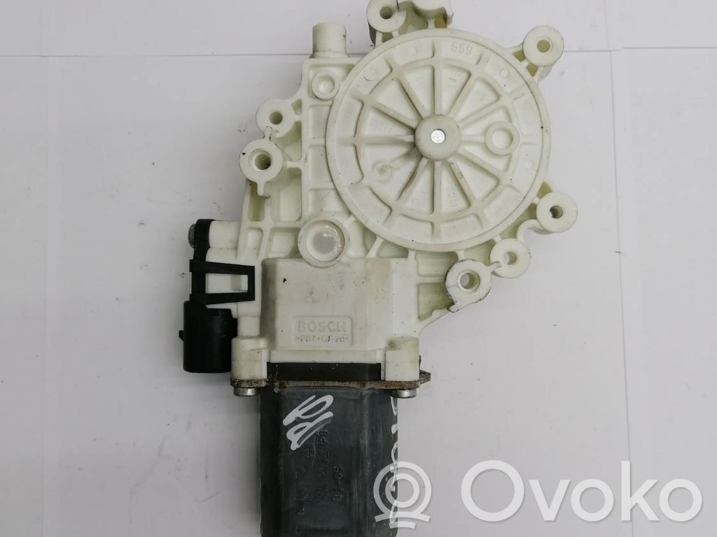 Mitsubishi Colt CZ3 Motor del regulador de la ventanilla de la puerta delantera 