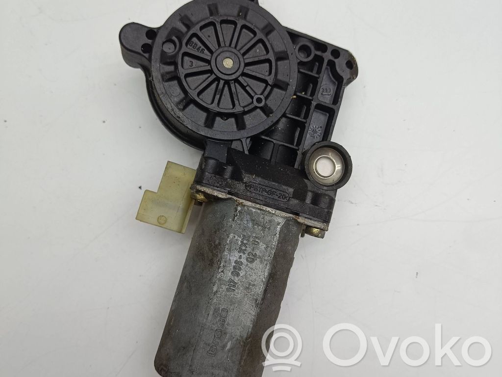 Saab 9-5 Silnik regulatora szyby drzwi przednich 