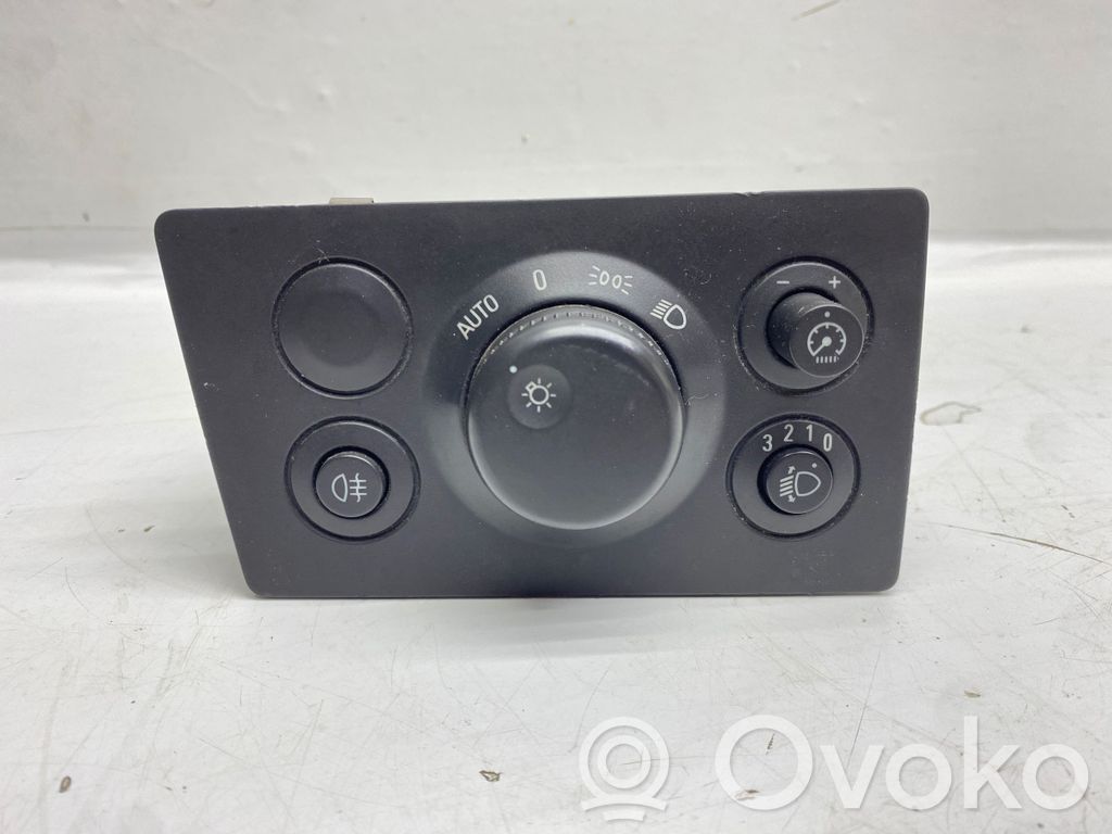 Opel Zafira B Interruptor de luz 