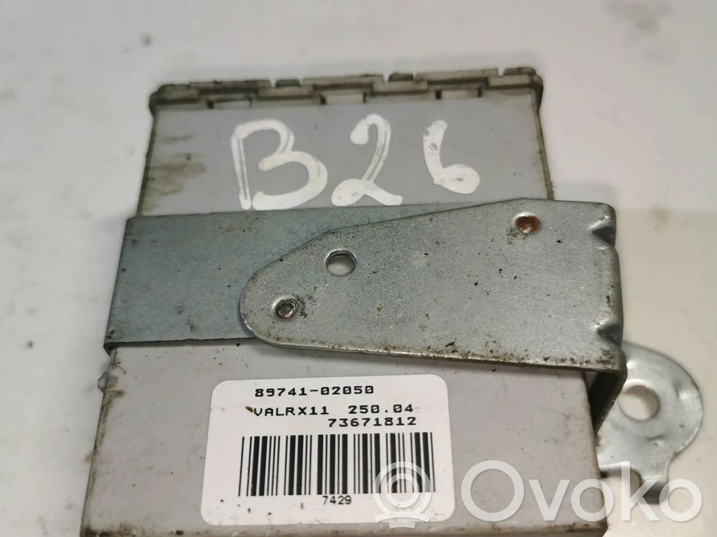 Toyota Corolla E120 E130 Door central lock control unit/module 