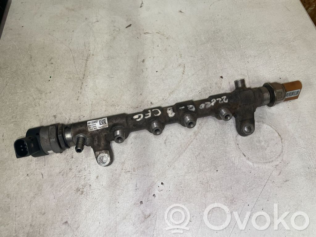 Volkswagen PASSAT B7 Fuel main line pipe 