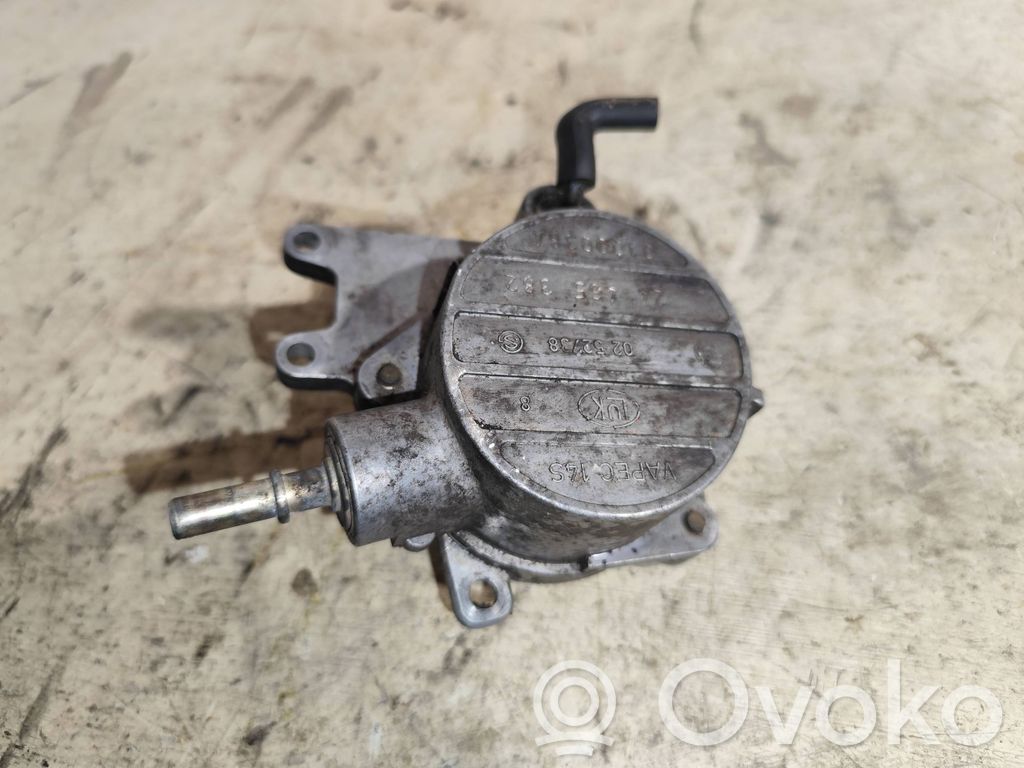 Opel Vectra C Vacuum pump 