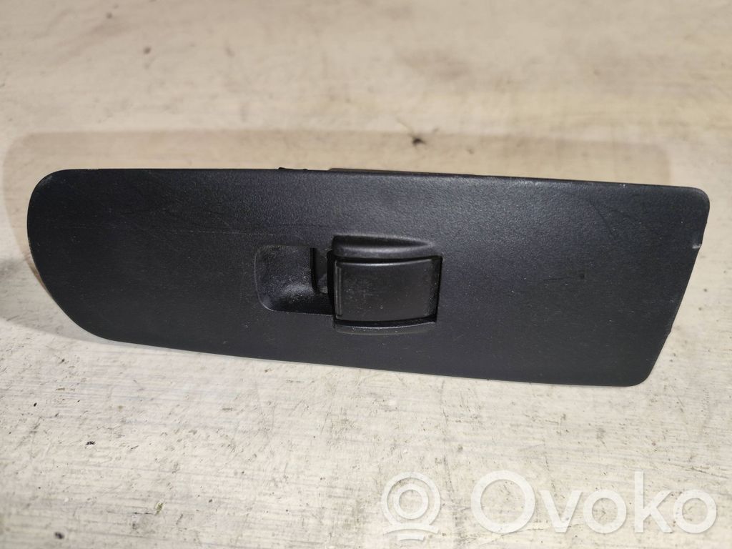 Mitsubishi Colt Electric window control switch 