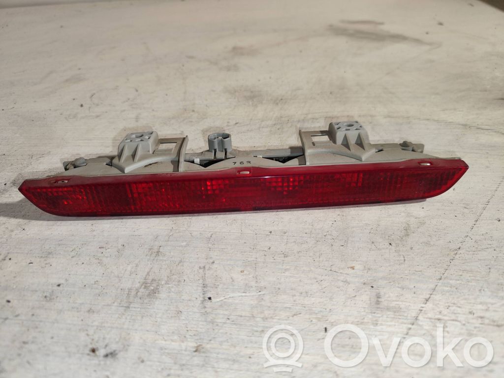 Toyota Corolla E110 Papildomas stop žibintas 