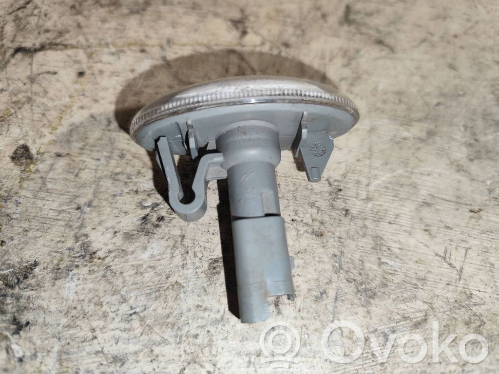 Toyota Aygo AB10 Front fender indicator light 
