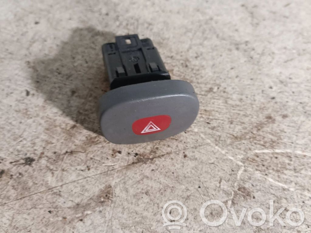 Renault Clio II Avarinių žibintų jungtukas 