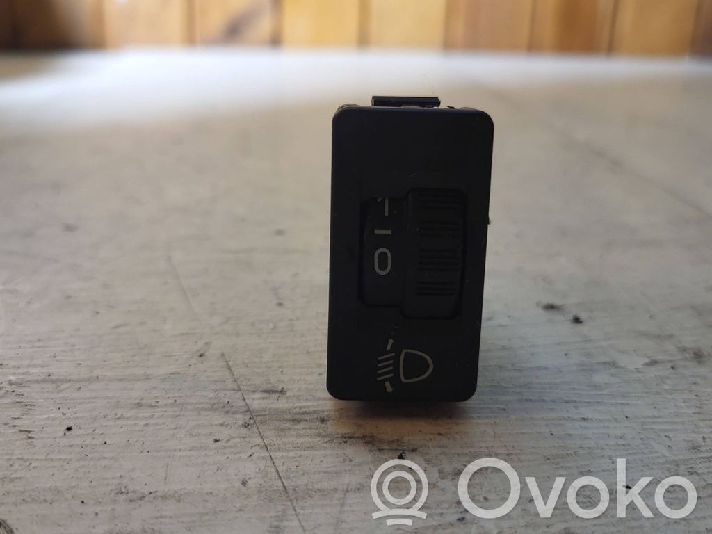 Peugeot 307 Headlight level height control switch 