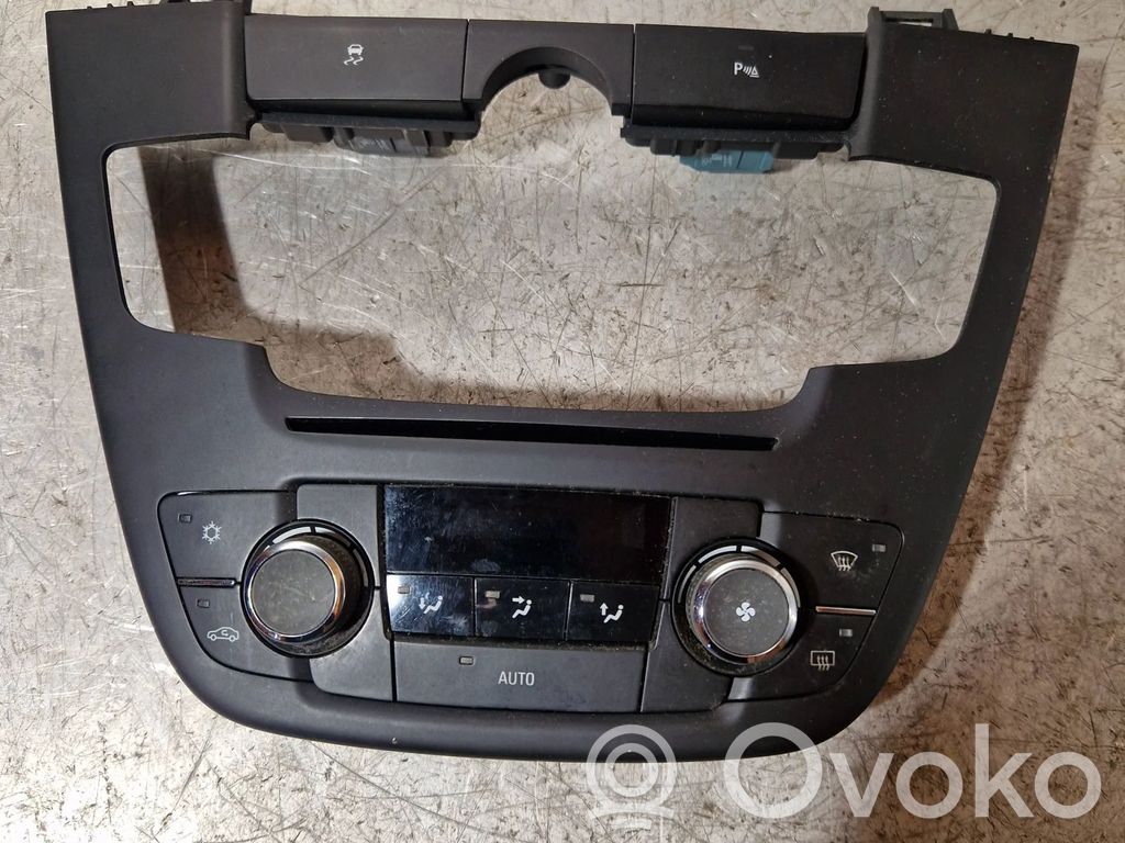 Opel Insignia A Climate control unit 