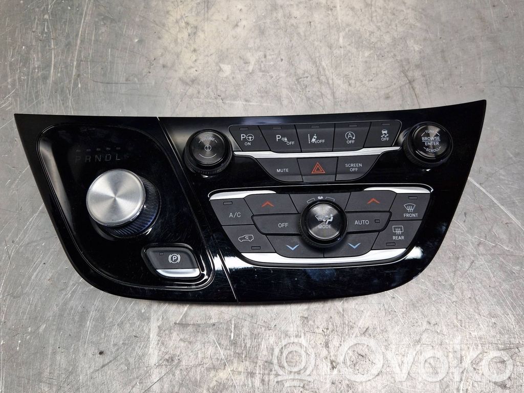 Chrysler Pacifica Climate control unit 
