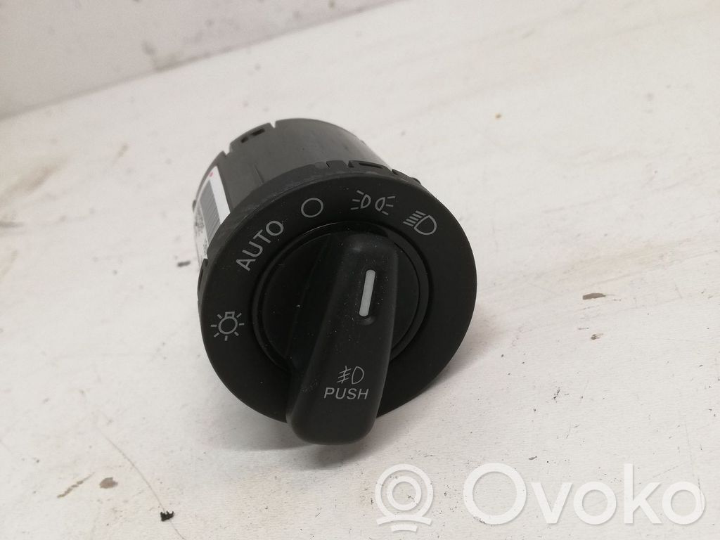 Chrysler Town & Country V Light switch 