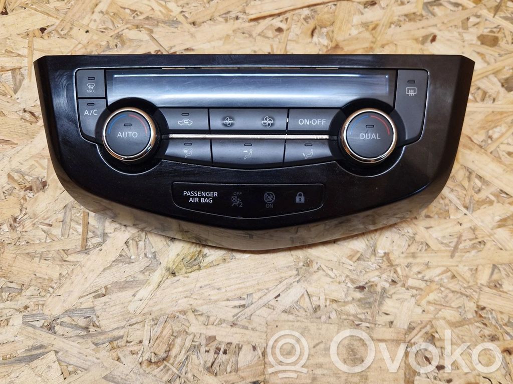 Nissan Qashqai Climate control unit 