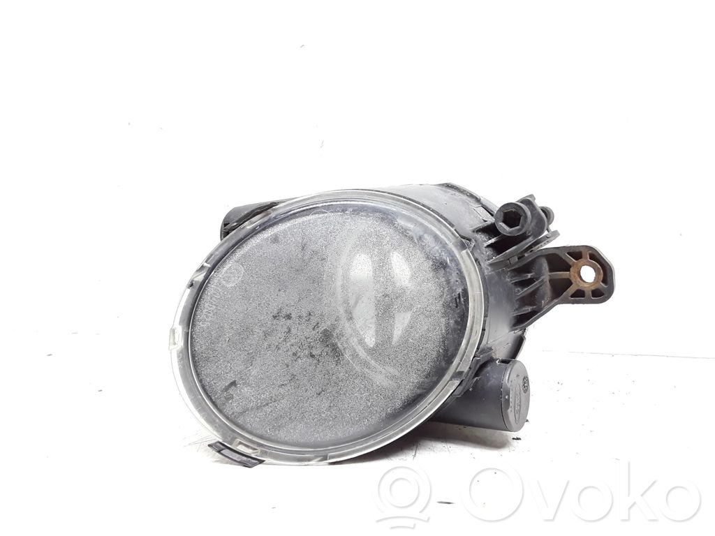 Volvo V70 Miglas lukturis priekšā 
