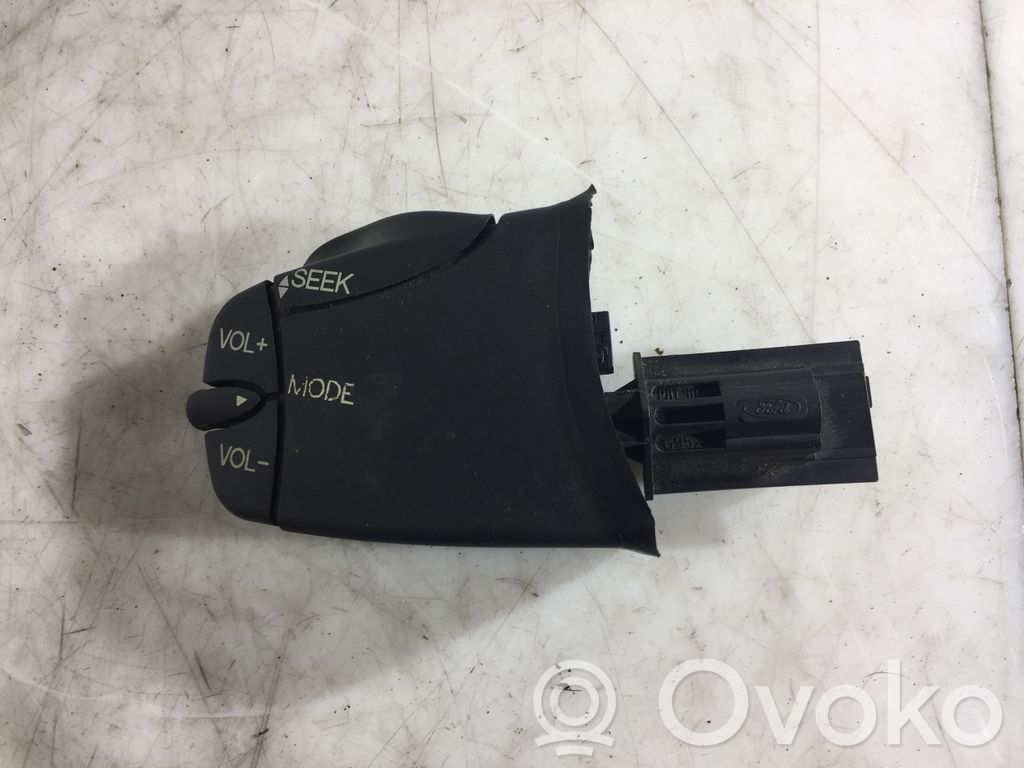Ford Focus Multifunctional control switch/knob 