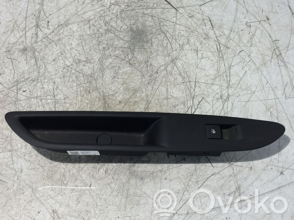 Opel Mokka Electric window control switch 