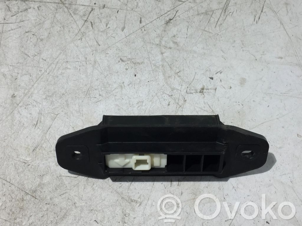 Toyota Auris E180 Interruptor para abrir la puerta trasera 