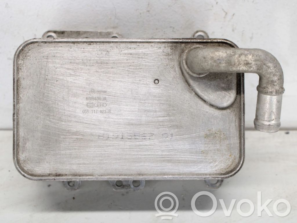 Audi Q7 4L Engine oil radiator 
