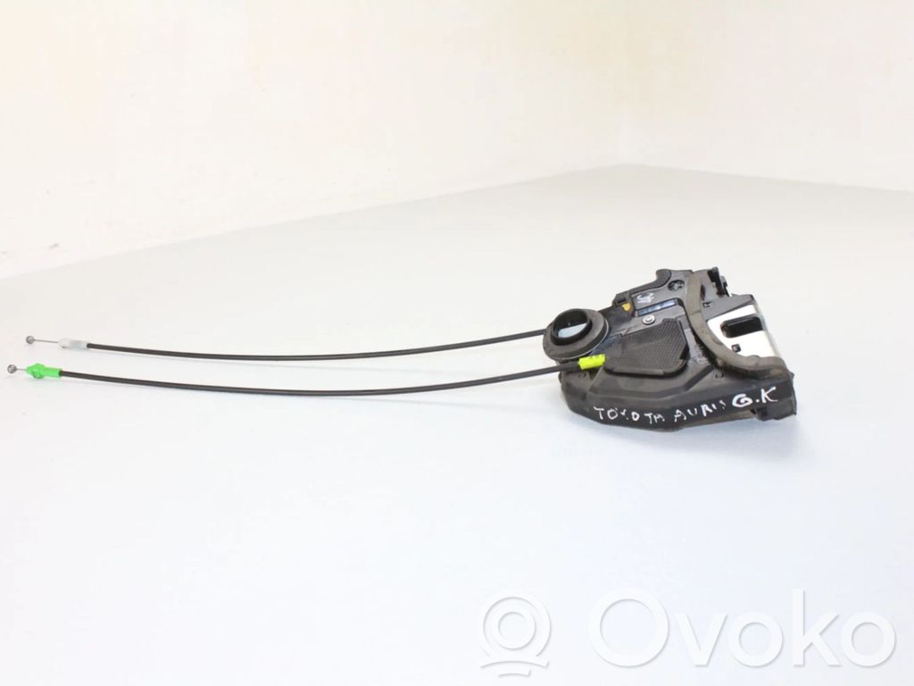 Toyota Auris E180 Rear door lock 