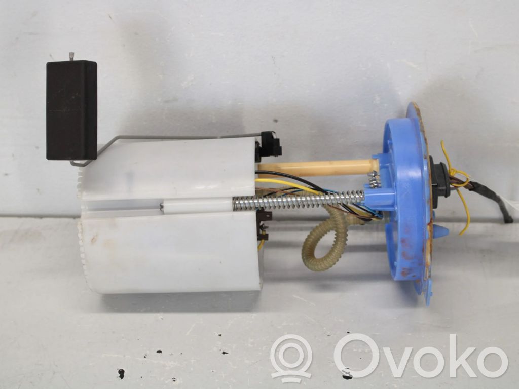 Volkswagen Golf VI Bomba interna de combustible 