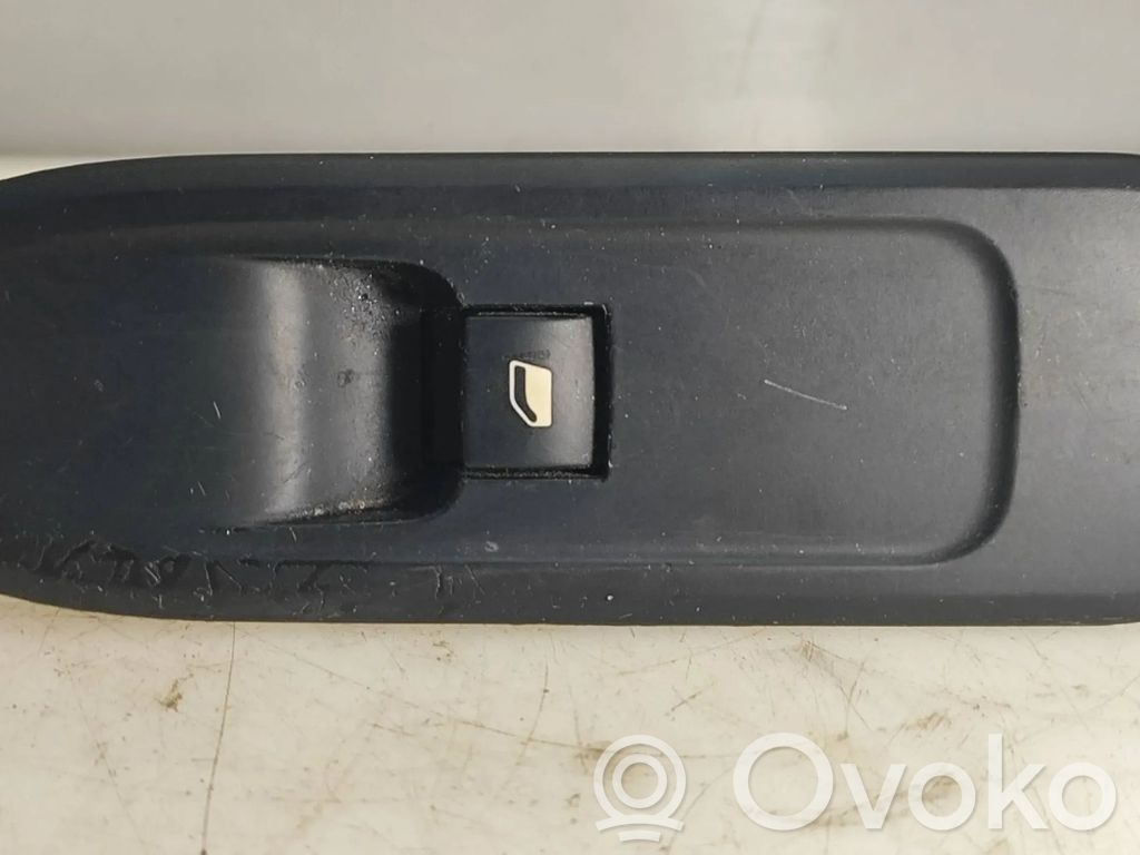 Peugeot 308 Electric window control switch 