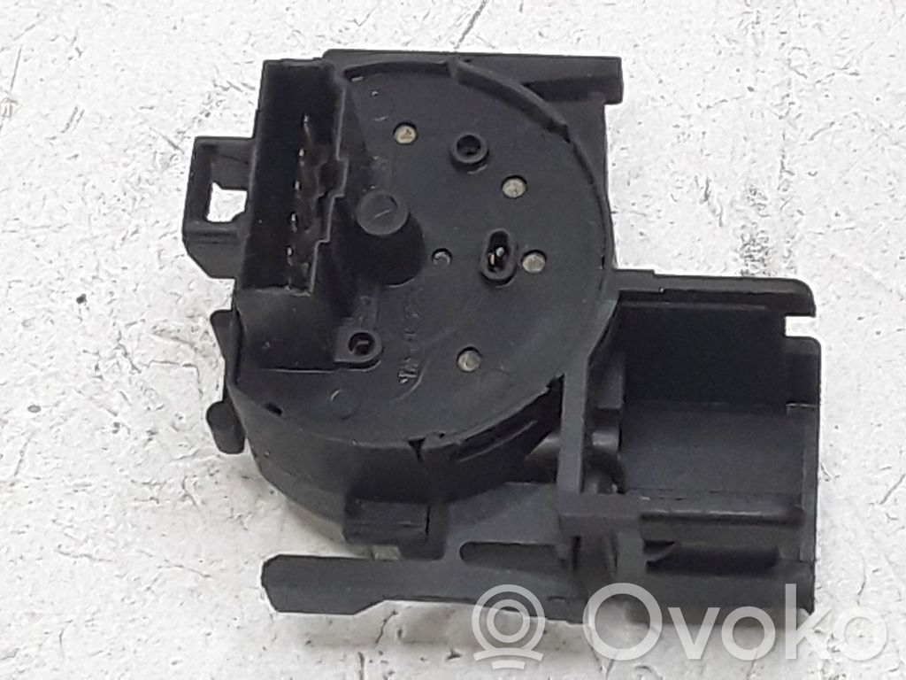 Opel Meriva A Virtalukon kytkin 