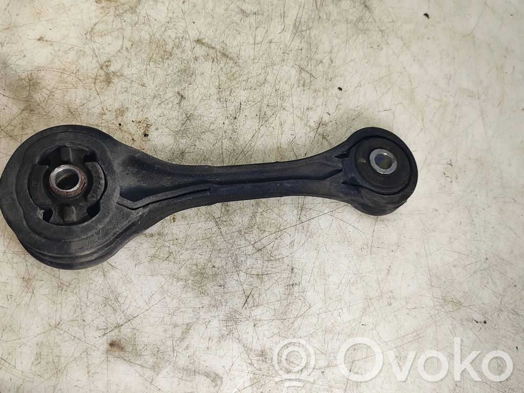 Subaru Impreza III Engine mount bracket 