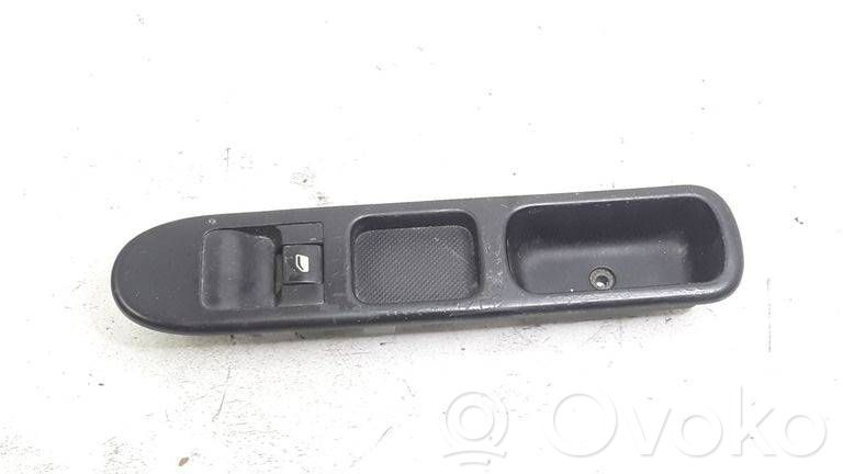 Peugeot 307 Electric window control switch 