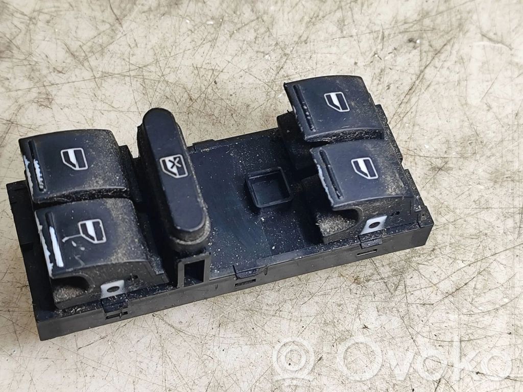 Volkswagen PASSAT B6 Electric window control switch 