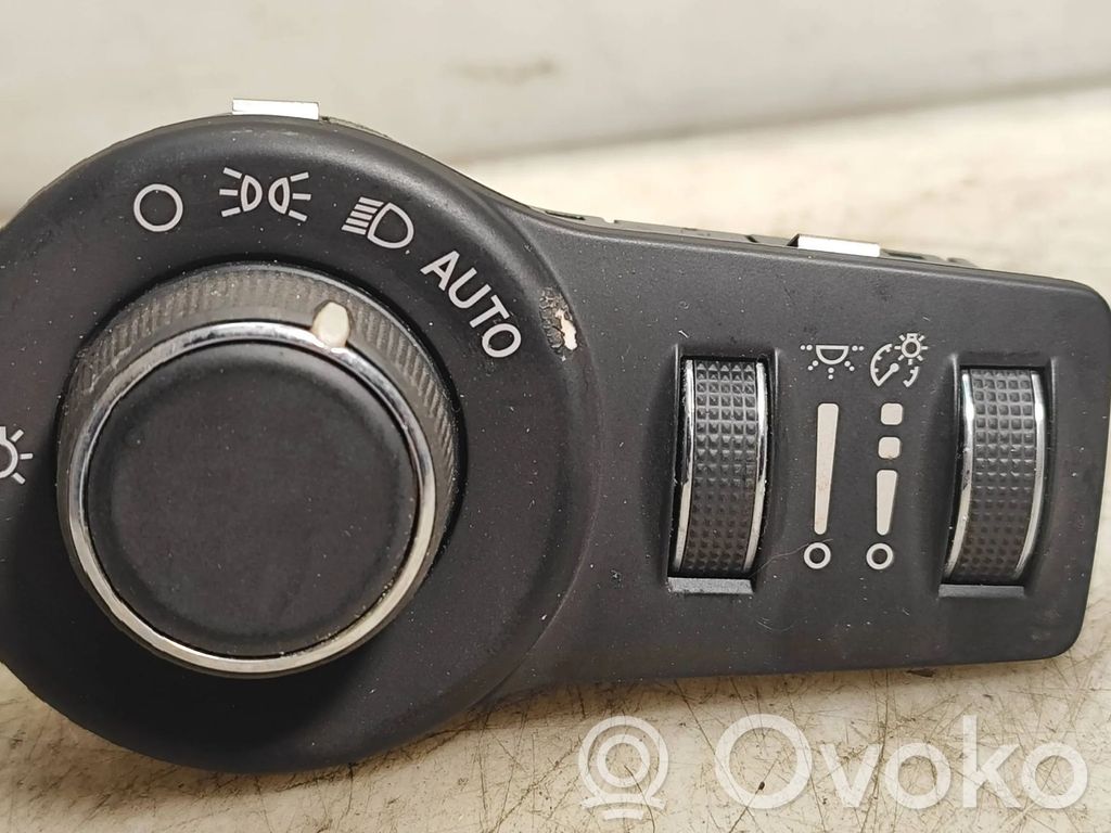 Chrysler 200 Light switch 