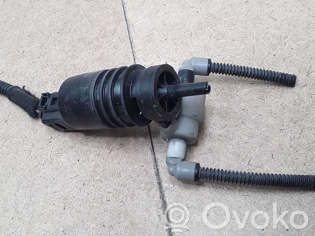 Opel Insignia A Windscreen/windshield washer pump 