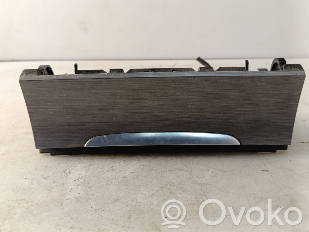 Volkswagen PASSAT B7 Ashtray (front) 