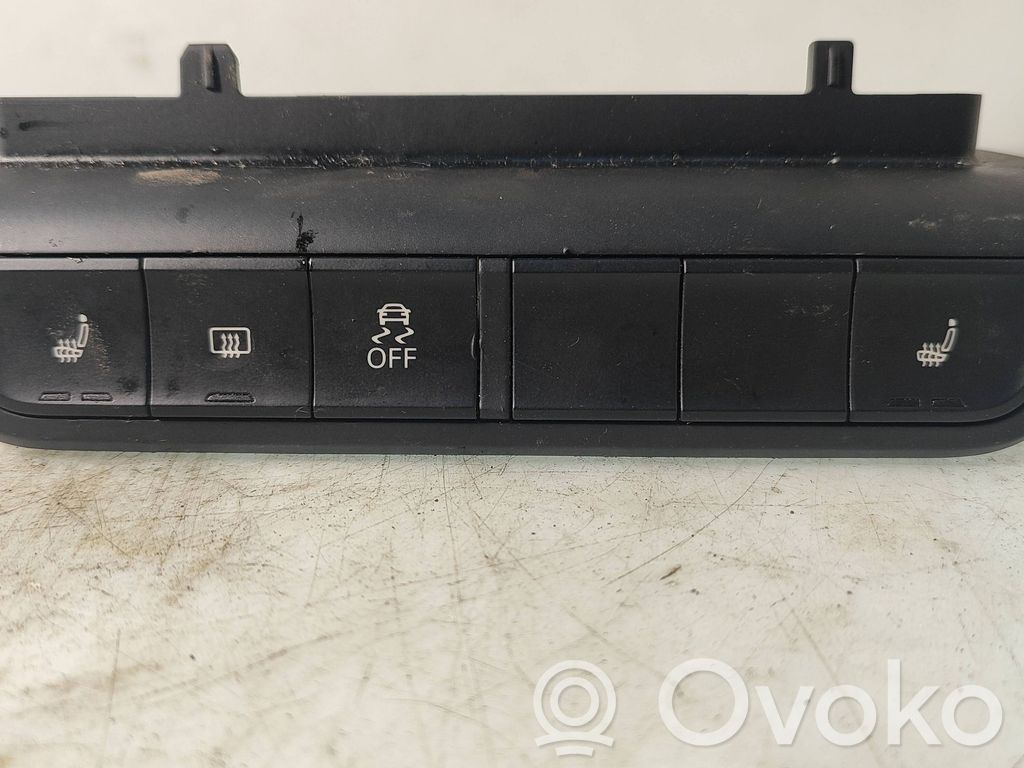 Audi A1 Seat heating switch 