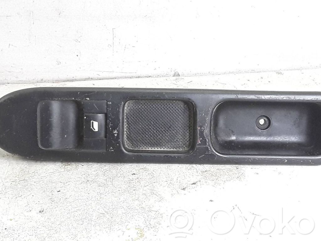 Peugeot 307 Electric window control switch 