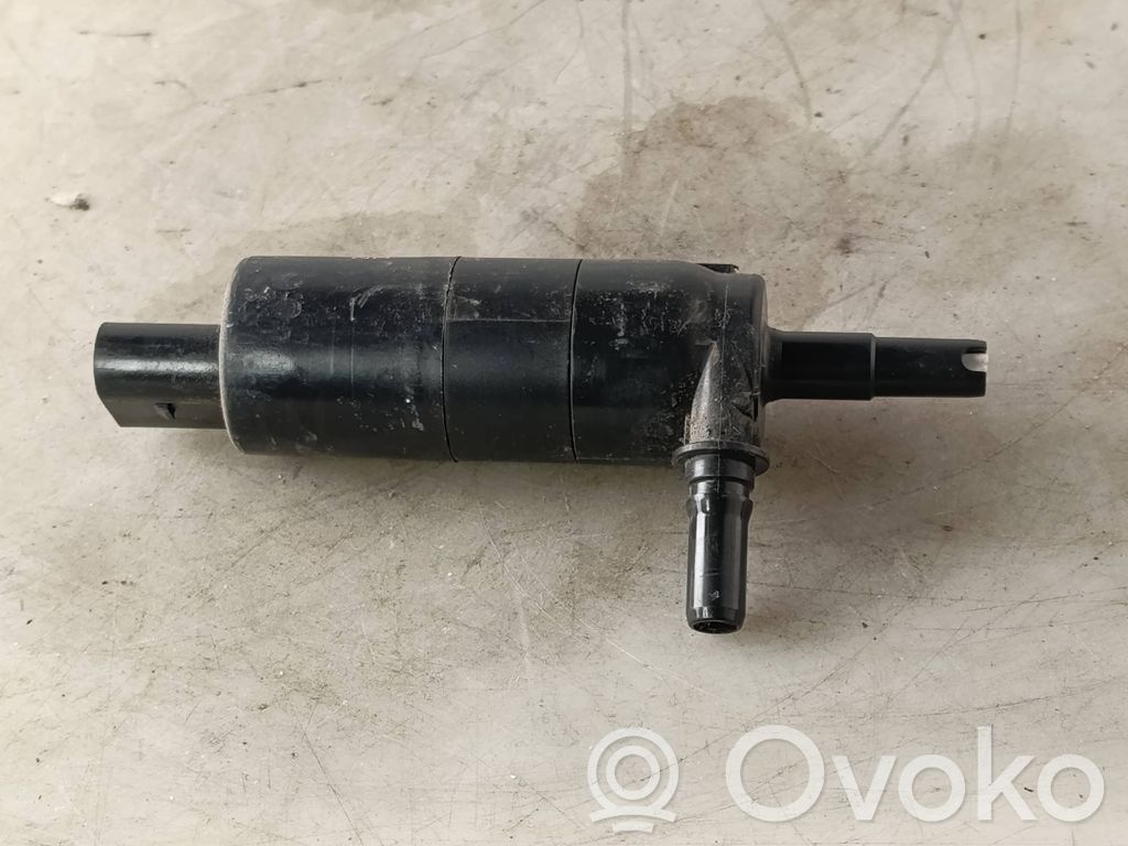 BMW 4 F32 F33 Headlight washer pump 