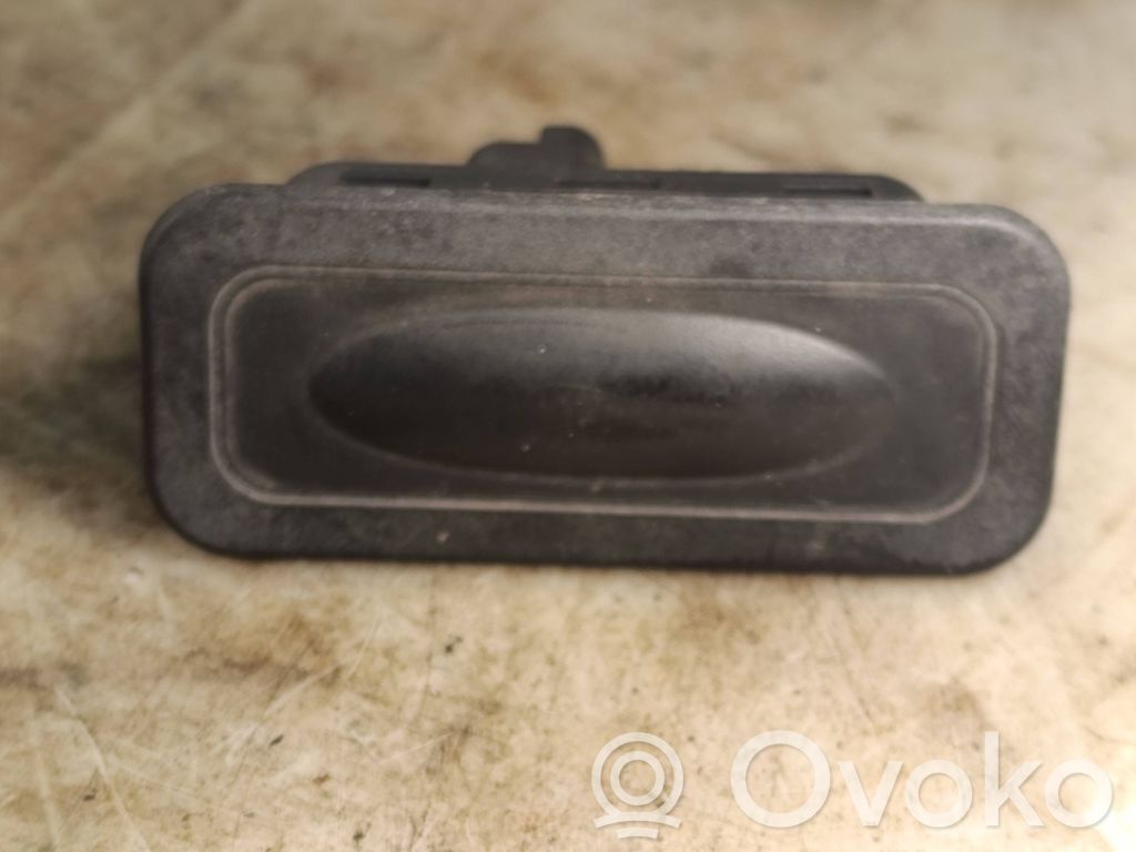 Renault Zoe Tailgate opening switch 