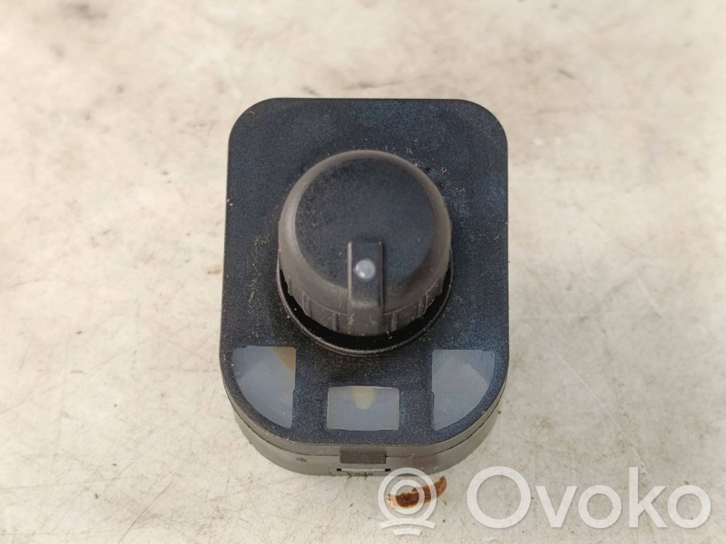 Audi A4 S4 B7 8E 8H Wing mirror switch 