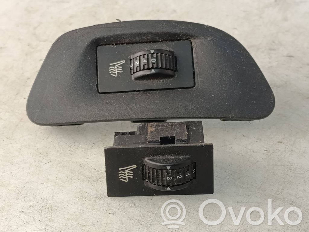 Peugeot 407 Seat heating switch 