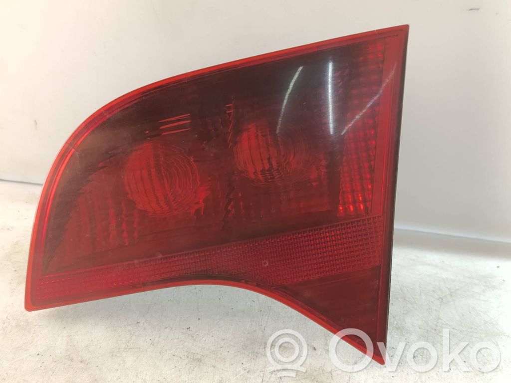 Audi A4 S4 B7 8E 8H Takaluukun takavalot 